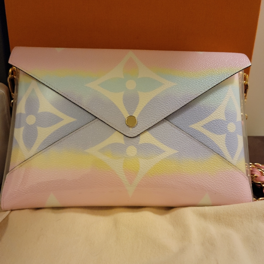 Limited edition Louis Vuitton Escale Pouch